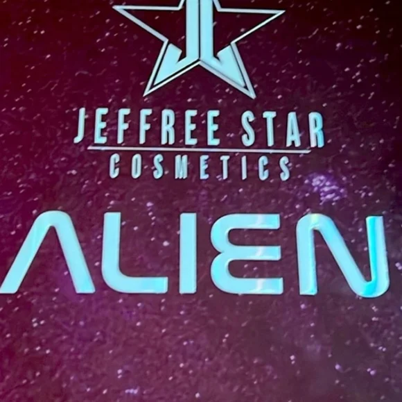 Jeffree Star Alien Eyeshadow Palette - Picture 2 of 2